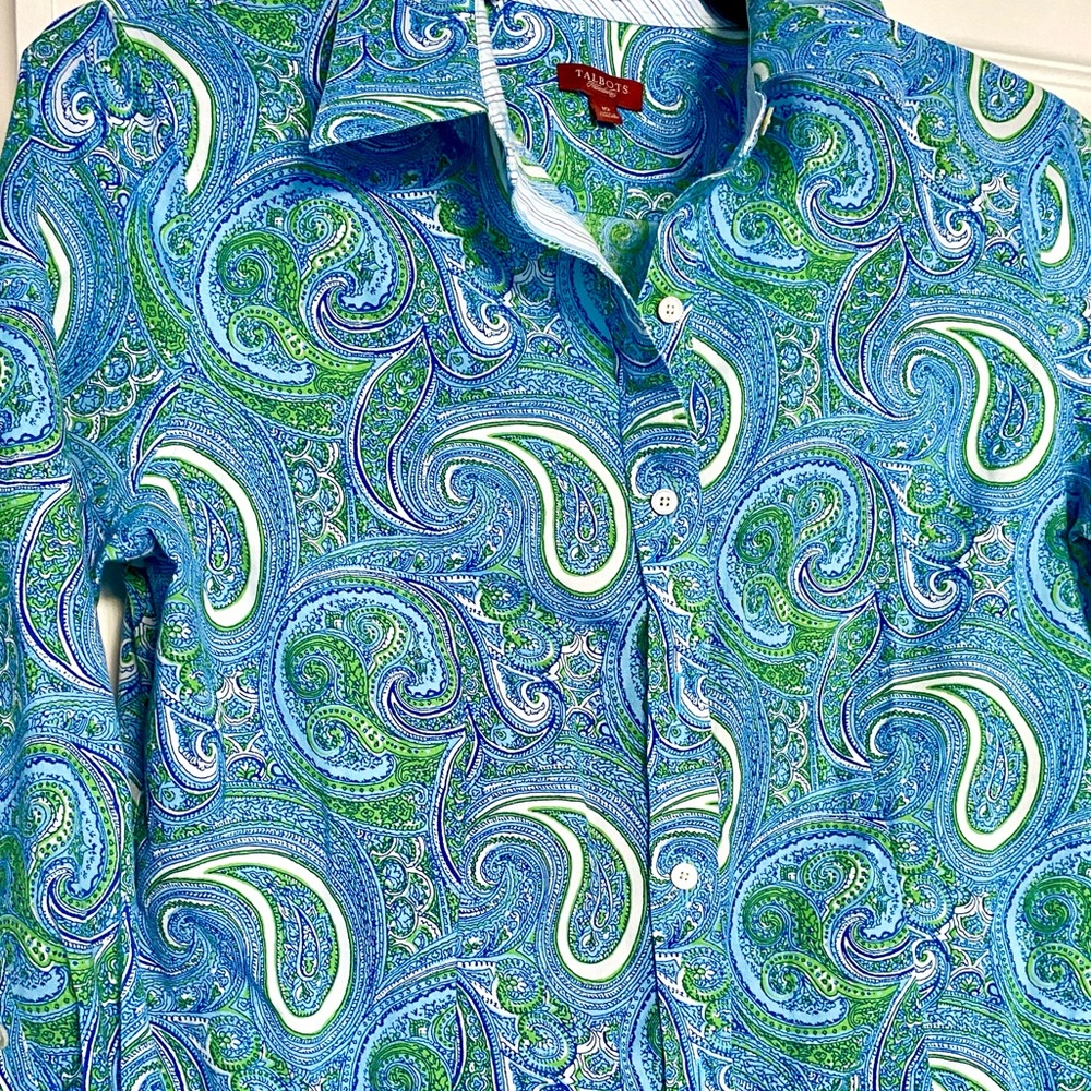 Talbots Blue & Green Paisley Ling Sleeve Button Down Size 10.  96% Cotton. NWOT